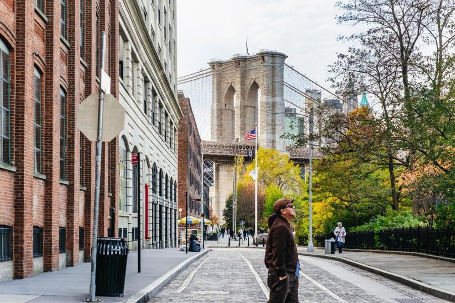 NYC: Brooklyn, Bronx, Queens Sightseeing Bus Tour - Lunch and empanadas: you choose, but the tour points the way
