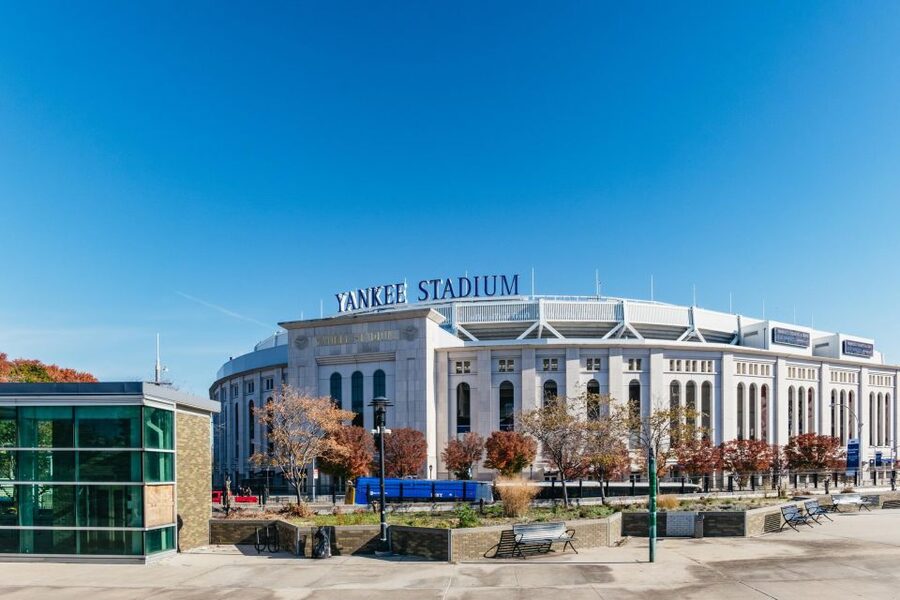 NYC: Brooklyn, Bronx, Queens Sightseeing Bus Tour - Little Italy and Chinatown finish: your food and shopping jump-off