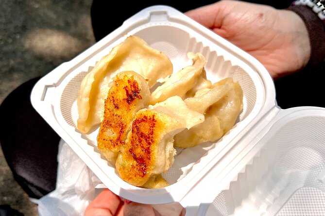 NYC: Chinatown & Little Italy Food Tour with 7 Flavorful Tastings - Canal Street: The Gateway and the Bargain Personality