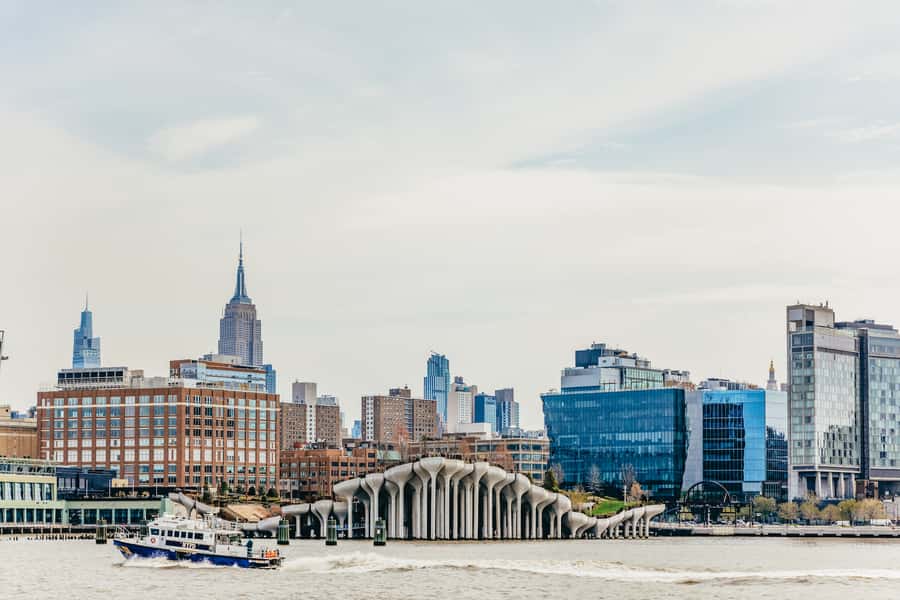 NYC: Circle Line 2.5 Hour Best of NYC Boat Cruise - Brooklyn Bridge, Yankee Stadium, and the Skyline in Full Context