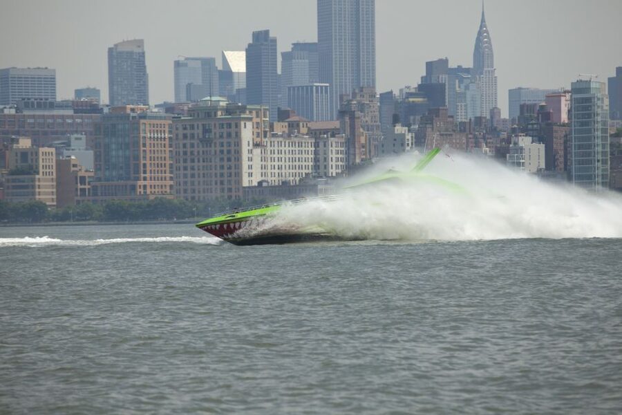 NYC: Circle Line Speedboat Skip the Box Office Ticket - The wet factor: how to plan your clothes and photos