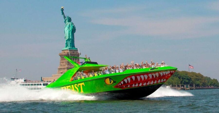 NYC: Circle Line "The Beast" Midtown/Downtown Speedboat Ride - Why This Ride Feels So Different From a Typical NYC Cruise