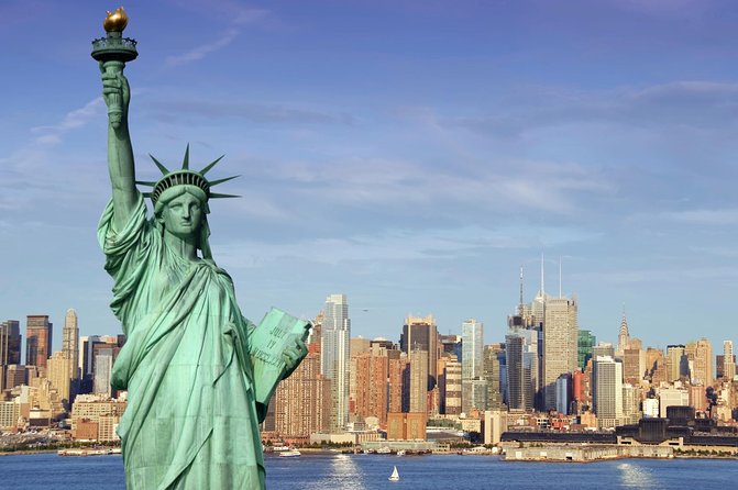 NYC City Tour: Statue of Liberty, 9/11 Memorial, Wall Street - A Lower Manhattan Tour That Moves, but Still Makes Sense