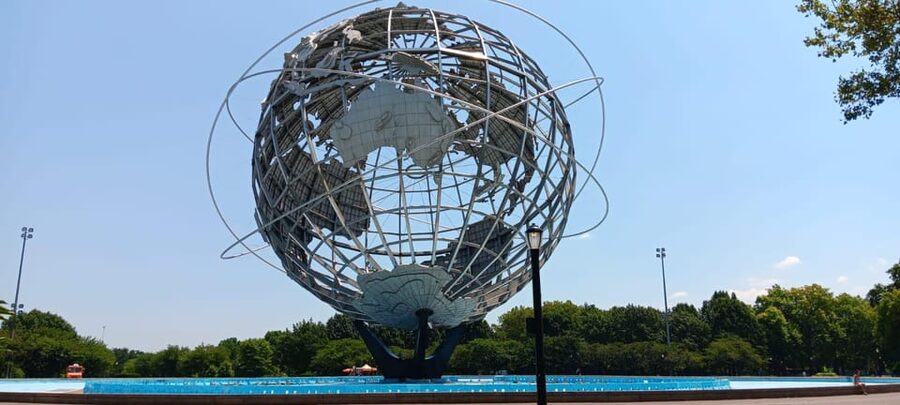 NYC: Contrasts of Bronx, Queens, Brooklyn, & Manhattan Tour - Key points worth your time
