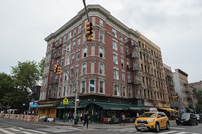 NYC: Greenwich Village Food Tour with 6 Locals Favorites Dishes - Guides in action: the names you might meet and how they shape the tour