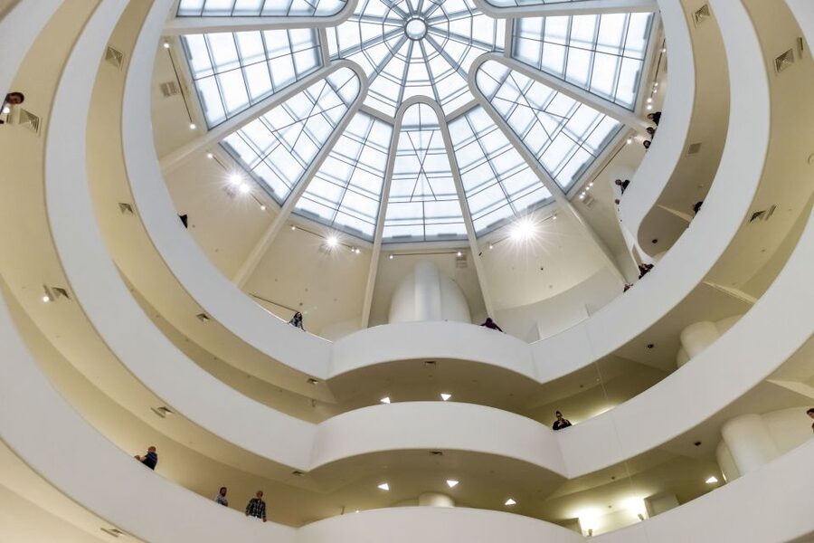NYC: Guggenheim Museum Entry Ticket - The downloadable audio guide plan, with 11 languages and your headphones