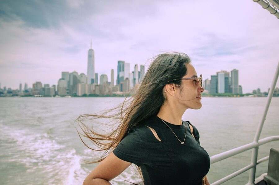 NYC: Starship Landmark 90 Minute Sightseeing Cruise - Guides and the sound check: what to expect from the onboard narration