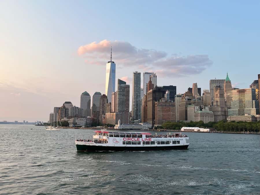 NYC: Statue of Liberty Sunset Cruise Skip-the-Line Ticket - Music and the Audio Guide Setup (Headphones Matter)
