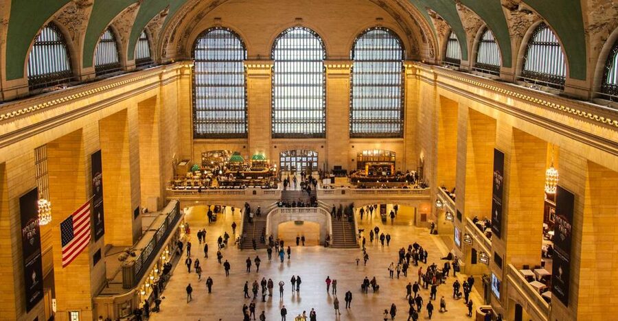 NYC: The Secrets of Grand Central Terminal - Meeting on the track side: finding your guide inside Grand Central