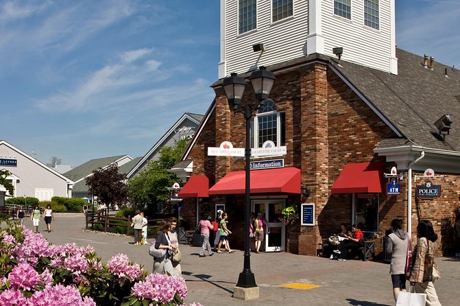 NYC: Woodbury Common Premium Outlets Shopping Round Trip Service - NYC to Woodbury Common by Bus: What This Day Trip Really Buys You