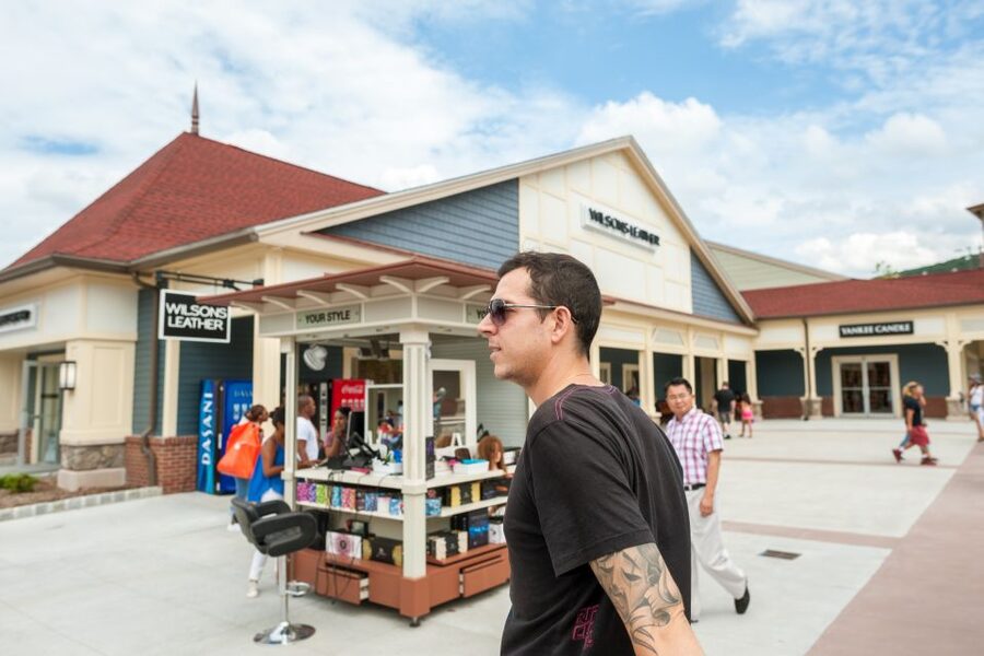 NYC: Woodbury Common Premium Outlets Shopping Trip - Port Authority to Outlets: How the Coach Day Actually Feels