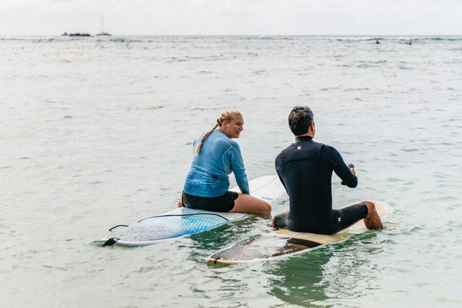 Oahu: Beginner-Friendly Waikiki Beach Surfing Lesson - Getting to Surfer Girl Academy in Waikiki (and getting ready fast)