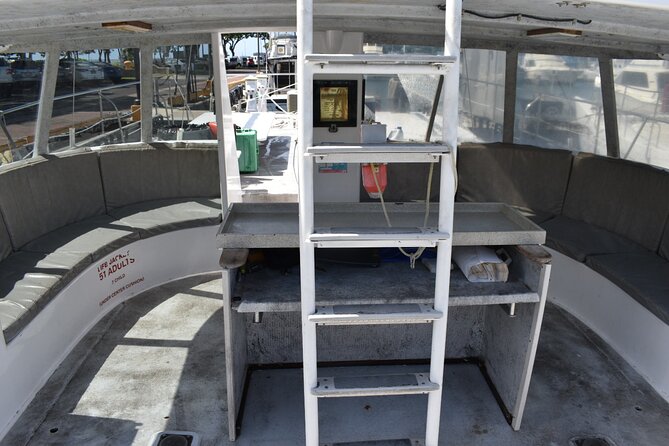 Oahu Catamaran Waikiki Sunset on 40 Foot Catamaran: Food and BYOB - Escape Waikiki Crowds, Watch Sunset Over the Pacific from a 40-Foot Catamaran