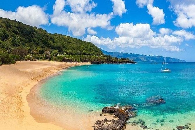 Oahu Grand Circle Island Experience from Waikiki - Halona Blowhole: Lava Tubes, Winter Waves, and Movie-Scene Views