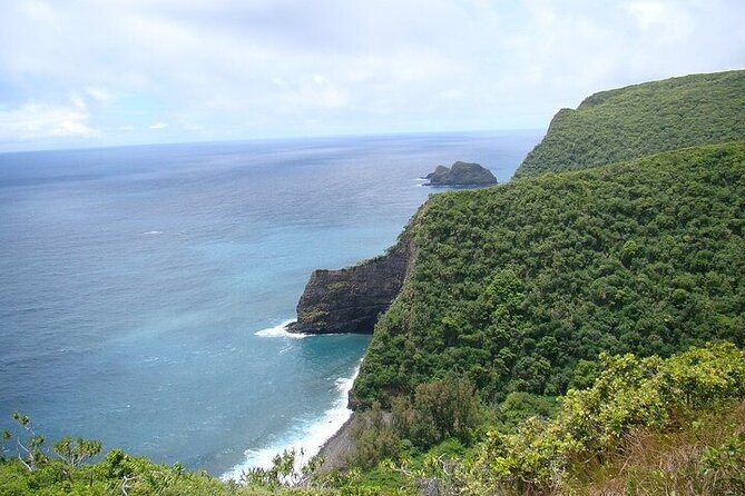Oahu Grand Circle Island Experience from Waikiki - North Shore Surf Spots: Sunset Beach, Pipeline, Waimea, and Laniakea