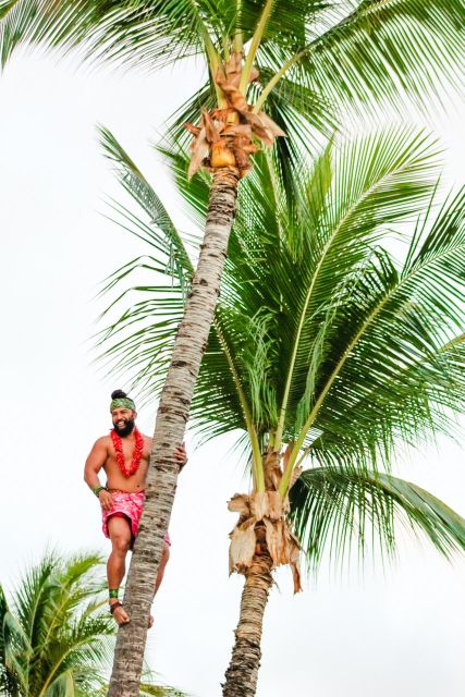 Oahu: Ka Moana Luau Dinner and Show at Aloha Tower - Pre-show cultural activities: leis, drums, hula, and coconut crafts