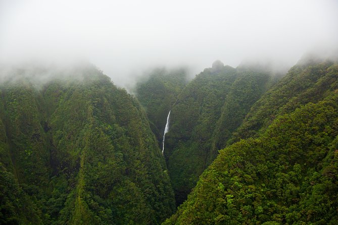 Oahu: Magnum PI Hughes 500 4-Passenger Doors-Off Helicopters - Photo, video, and the add-ons: how to avoid sticker shock