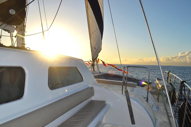 Oahu's Waikiki Coast: Moana’s Sunset Cocktail Sail - Cruising past Diamond Head: the route that makes the sunset pop