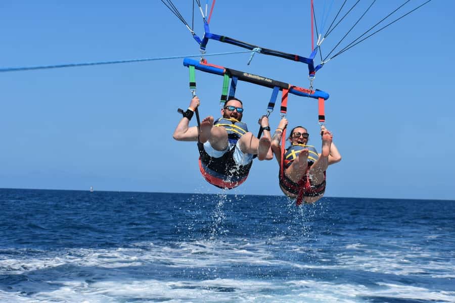 Oahu: Waikiki Parasailing - The Crew and Safety Rules That Keep It Fun