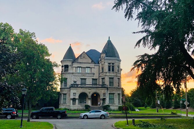 Old Louisville Ghost Tour as Recommended by The New York Times @ 4th and Ormsby - The Witches’ Tree, why the trinkets matter
