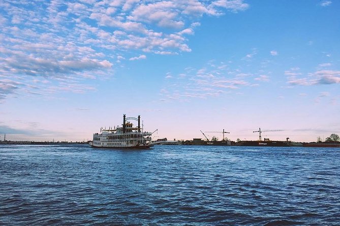 Paddlewheeler Creole Queen Jazz Dinner Cruise in New Orleans - The Bar Experience, Plus a Few Details That Make It Feel Local