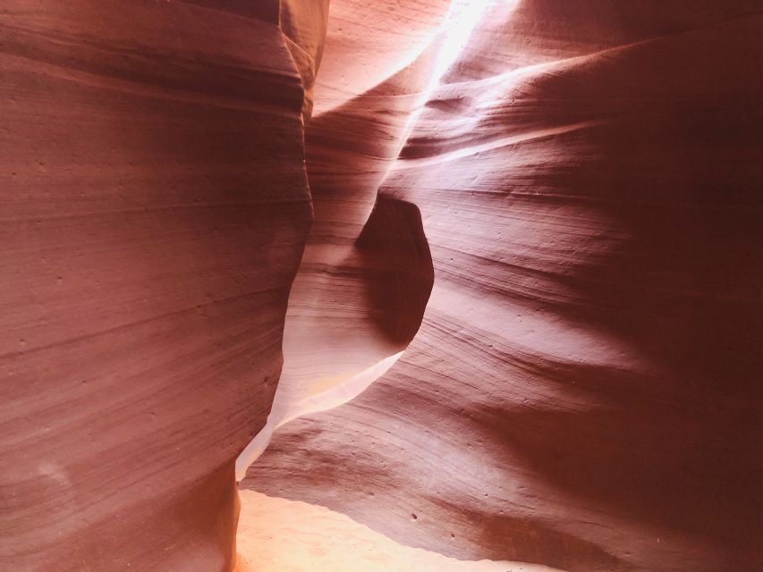 Page: Lower Antelope Canyon Tour with Trained Navajo Guide - Crowds and Pacing: The One Thing You Cannot Control