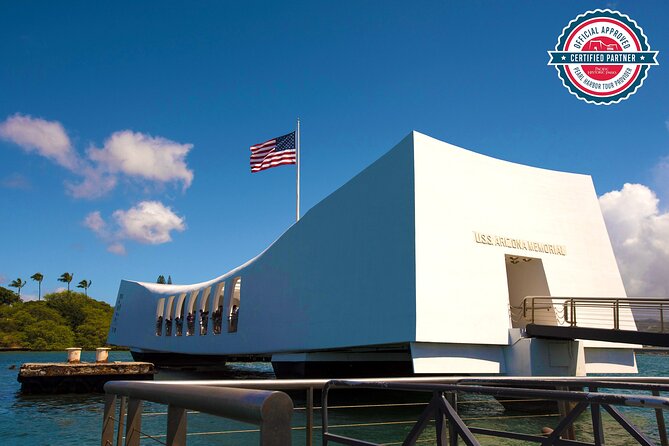 Pearl Harbor City Tour - A 5-hour plan that pairs Honolulu politics with Pearl Harbor remembrance