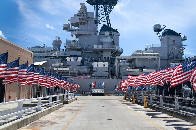 Pearl Harbor, USS Arizona Memorial & Honolulu City Tour - Downtown Honolulu, Punchbowl, and the Kamehameha Statue: The City Stops That Add Meaning