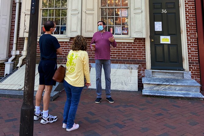 Philadelphia Old City Historic Walking Tour with 10+ Top Sites - Stop 2: Elfreth’s Alley, the old street that still feels alive