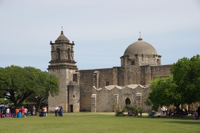 San Antonio Missions UNESCO World Heritage Sites Tour - La Villita and Alamo Plaza: local flavor around the mission core