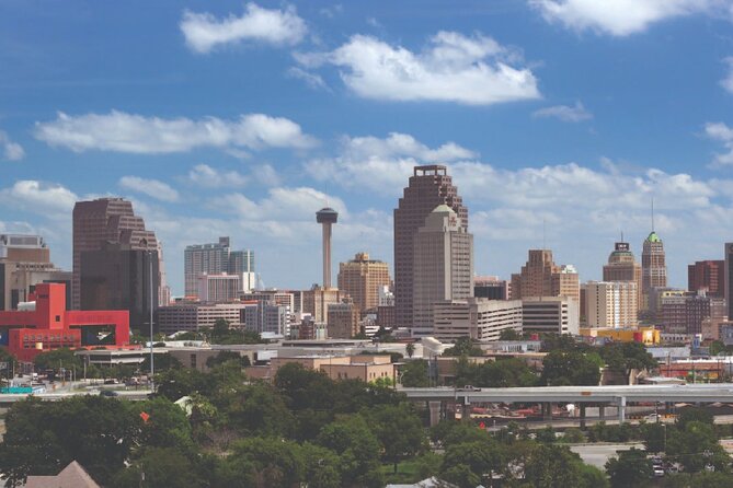 San Antonio Premium City Tour with Alamo & River Walk Cruise - Stop 2: Tower of the Americas for a 190 m City View