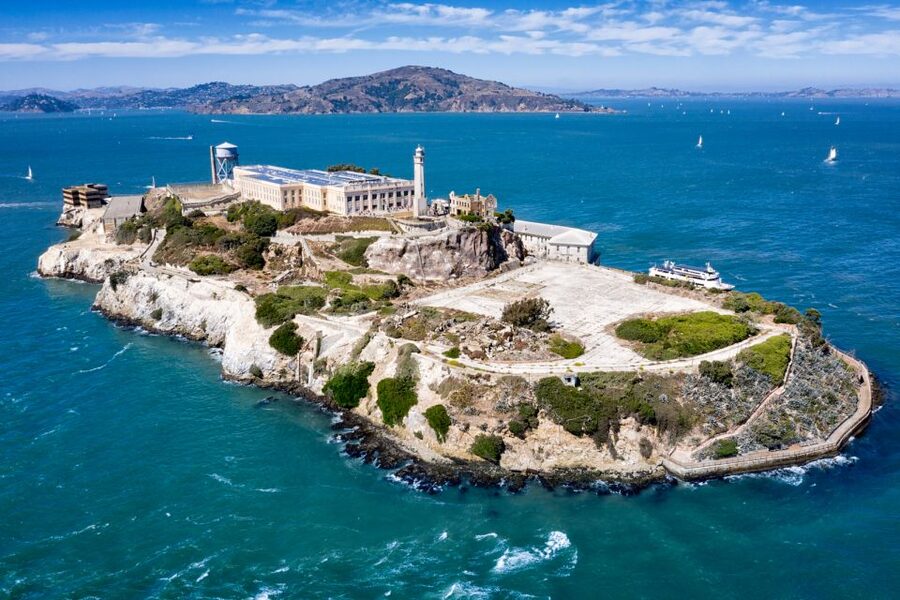 San Francisco: Alcatraz Island & 48-Hour Hop-On Hop-Off Tour - Chinatown Guided Walking Tour: What a 1-Hour Guide Adds