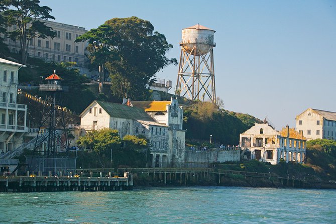 San Francisco: Bridge to Bridge Cruise (90-minutes) - Sausalito and Alcatraz: close passes that change your perspective