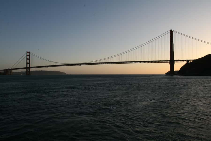 San Francisco: California Sunset Cruise (2-hours) - Alcatraz: famous shape, close pass, strong atmosphere