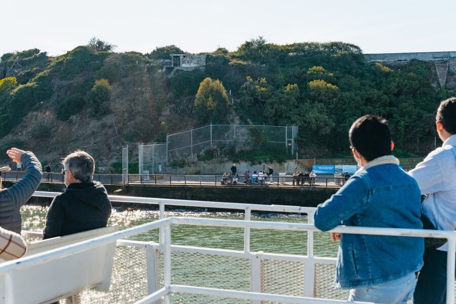 San Francisco: Skip-the-Line Escape from The Rock Bay Cruise - Onboard Comfort, Accessibility, and Getting Around the Boat
