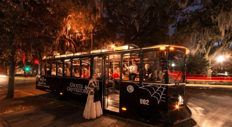 Savannah: Ghosts and Gravestones Tour with Low House Entry - Guides, Listening Tips, and Real-World Comfort