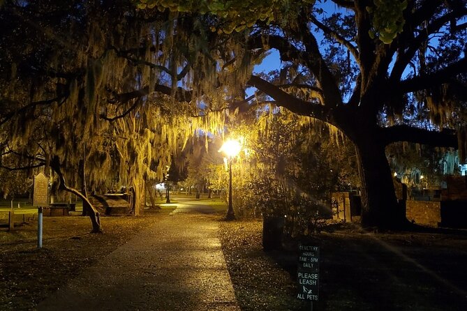 Savannah History and Haunts Candlelit Ghost Walking Tour - What Makes a Candlelit Savannah Ghost Walk Worth It