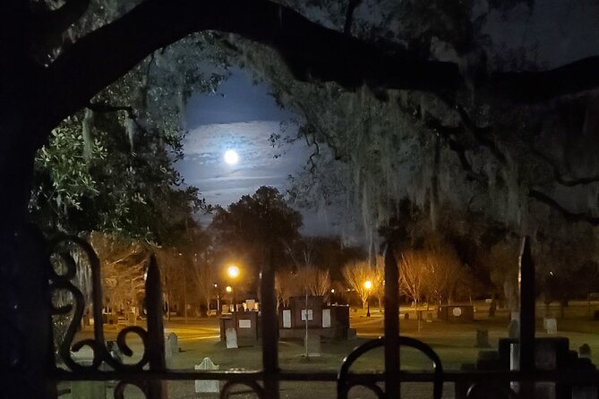Savannah History and Haunts Candlelit Ghost Walking Tour - Who This Tour Fits Best, Couples, Solo, and Families