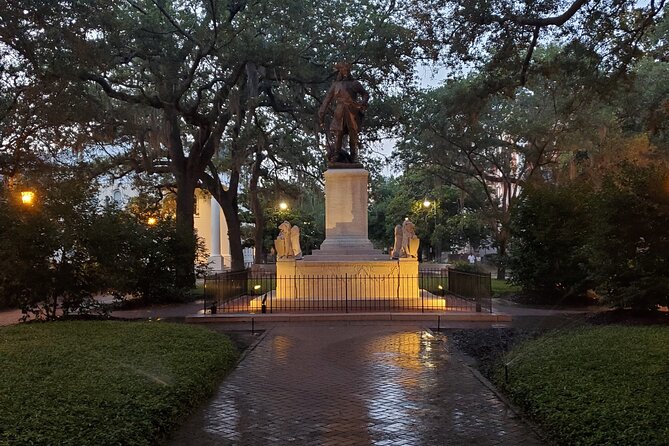 Savannah History and Haunts Candlelit Ghost Walking Tour - The Stories You’ll Hear, War, Executions, Murders, and Hauntings