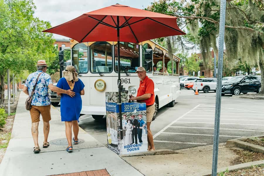 Savannah: Old Savannah Tours Historic Overview - The narration that makes Savannah stick in your head