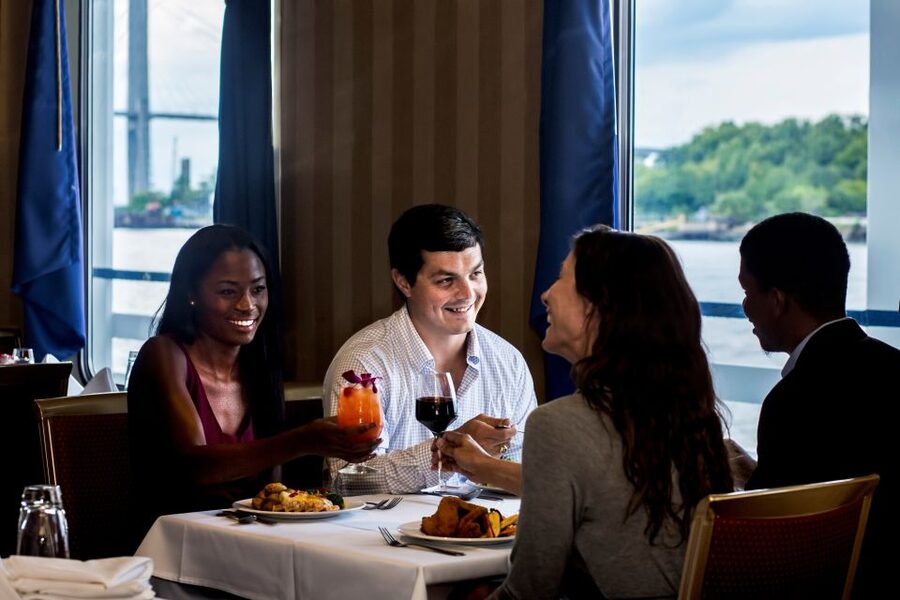Savannah: Sightseeing Lunch Cruise - Getting to 9 East River Street without missing boarding
