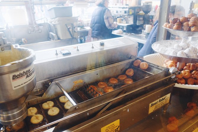 Seattle Delicious Donut Adventure & Walking Food Tour - Starting at Top Pot, then Walking Toward Seattle’s Icons