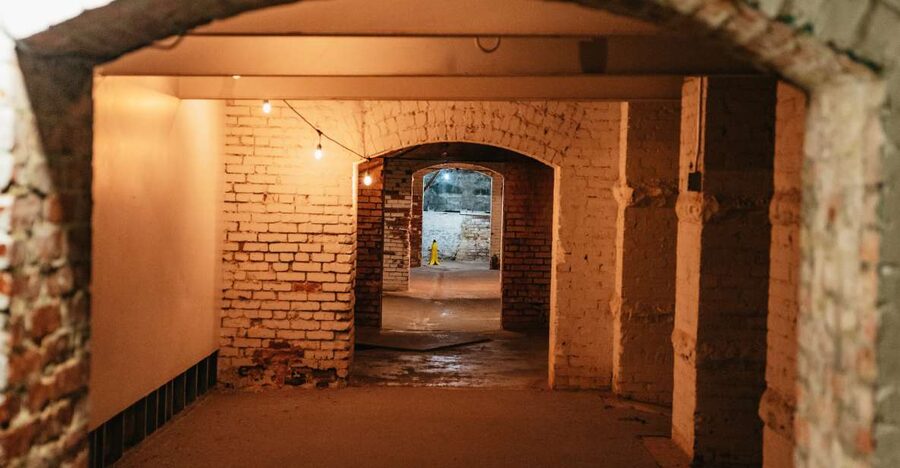 Seattle: Guided Underground Walking Tour - Meeting Under Cherry Street Coffee: Where to Find the Stairs Down