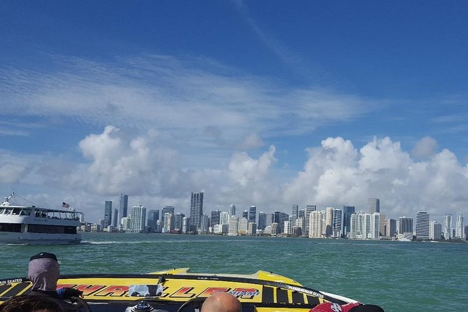 Speedboat Sightseeing Adventure of Miami - Key things you will notice right away