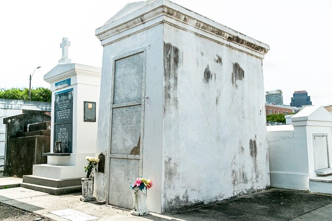 St. Louis Cemetery No. 1 Official Walking Tour - What to bring, what to expect, and cemetery rules that shape your trip
