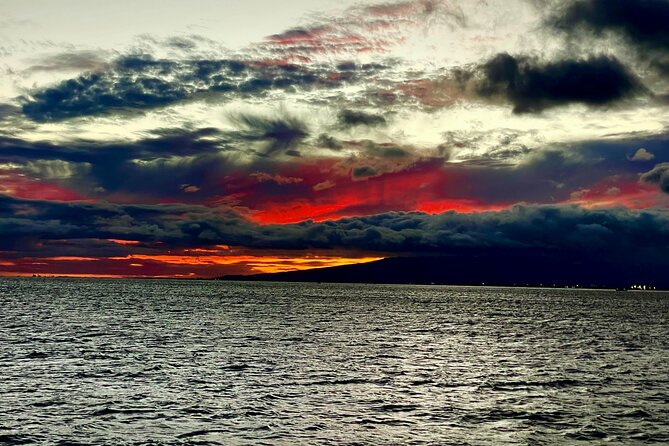 Sunset Dinner Cruise in Honolulu, Hawaii - Tiki bar cocktails and BYOB, how to plan your drink