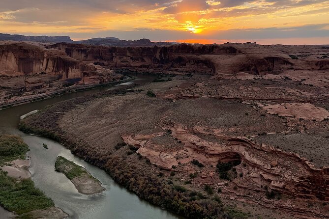 The Best U-Drive Hell's Revenge 4x4 Off Roading Tour from Moab - UTVs, group size, and why “private to your group” is a good compromise