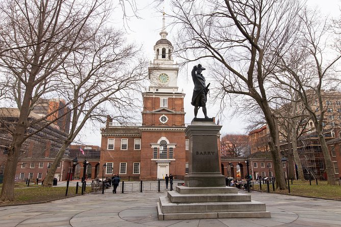 The Constitutional Walking Tour of Philadelphia - Mile One: Constitution Center To Independence Hall And The Big Symbols