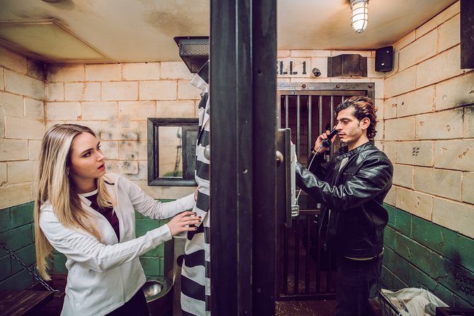 The Escape Game Orlando: Epic 60-Minute Adventures on I-Drive - Your team, the guide, and the clue system (with an easy exit option)