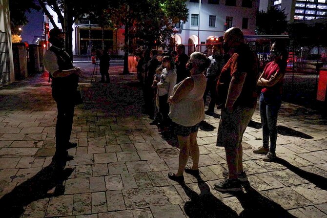 The Haunted Ghost Bus Tour in San Antonio - Guide Energy: Why the Host Can Make or Break the Mood